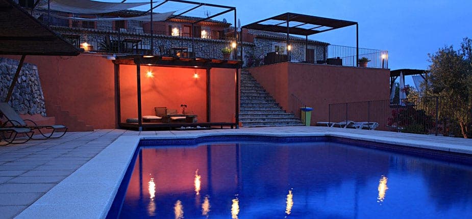 Pool des Petit Hotels Can Riera am Abend, Moscari