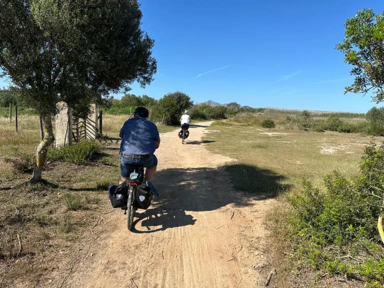 PetitHotel Tour Mallorca: ruhiger Nebenweg am Rand der Tramuntana zwischen Algaida und Moscari